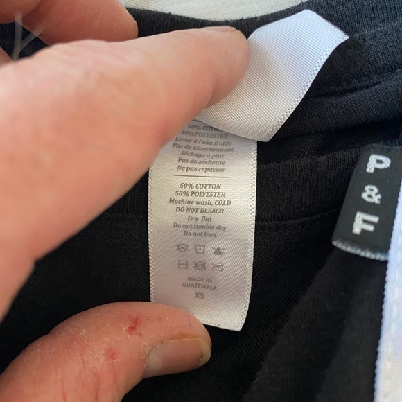 P&F Women's Black Short Sleeve Boston Terrier V-neck Pocket Tee‎ Size X-small - Picture 5 of 8